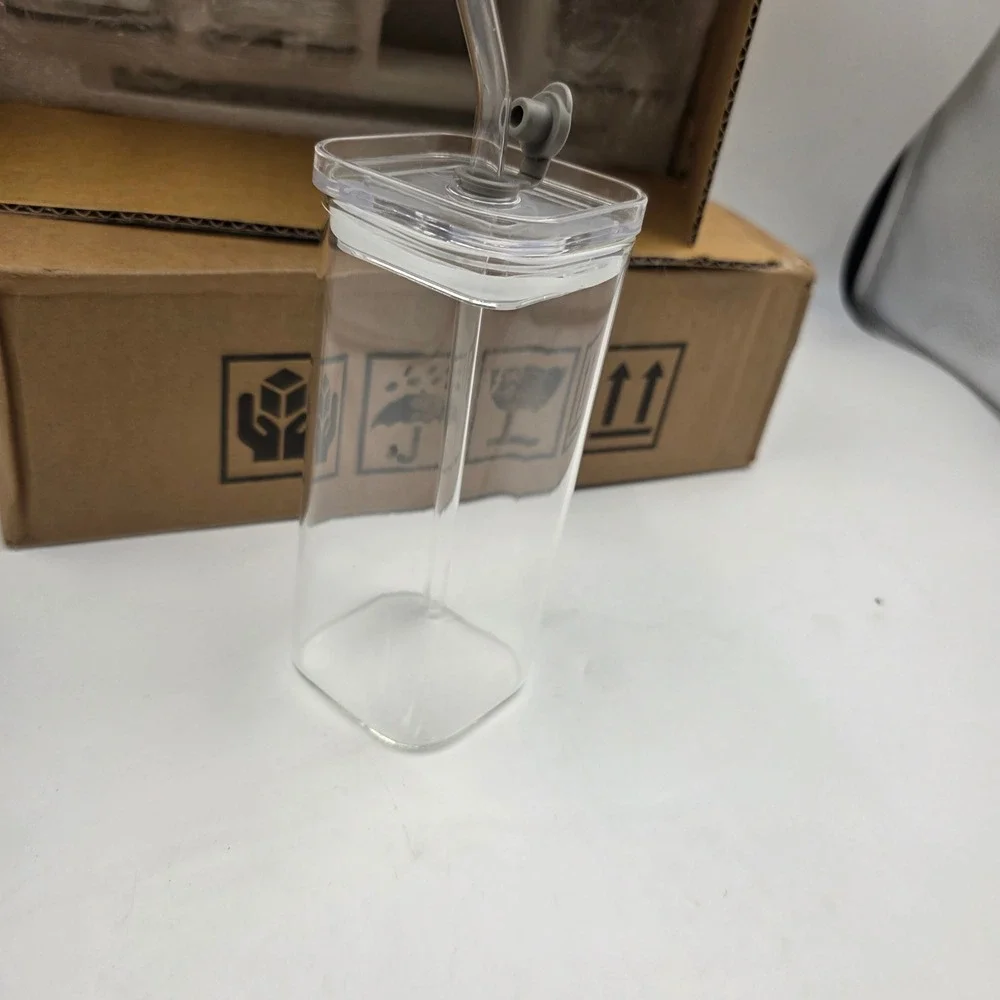 Square Glasses set of 8 with Glass Pour Spout and Lid N1